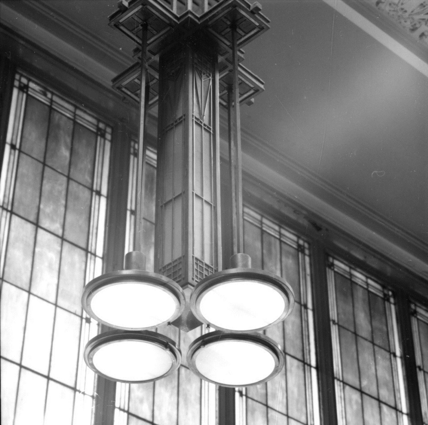 Light fixtures